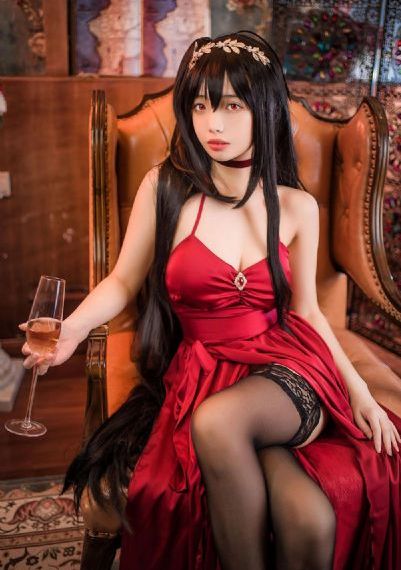 动漫女被黄漫扒衣