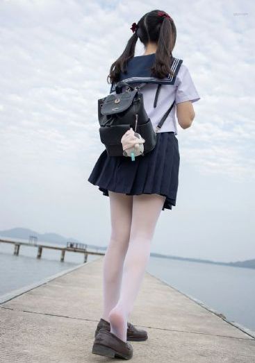 在世界尽头咏唱恋曲的少女